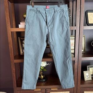 Levi's Men's Standard Taper Chinos in Gray-Blue 33x30